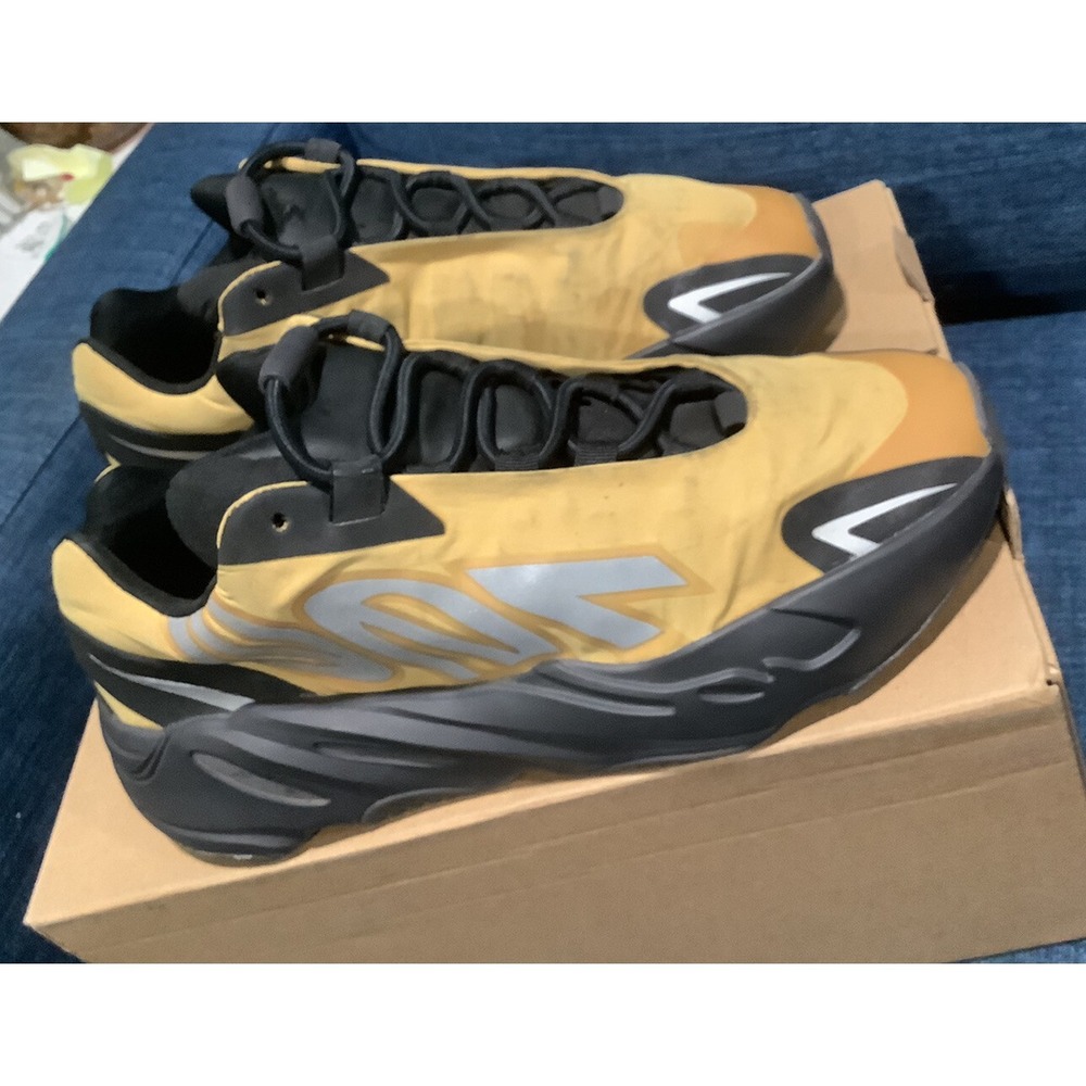 Size 6.5 - Yeezy Boost 700 MNVN Honey Flux